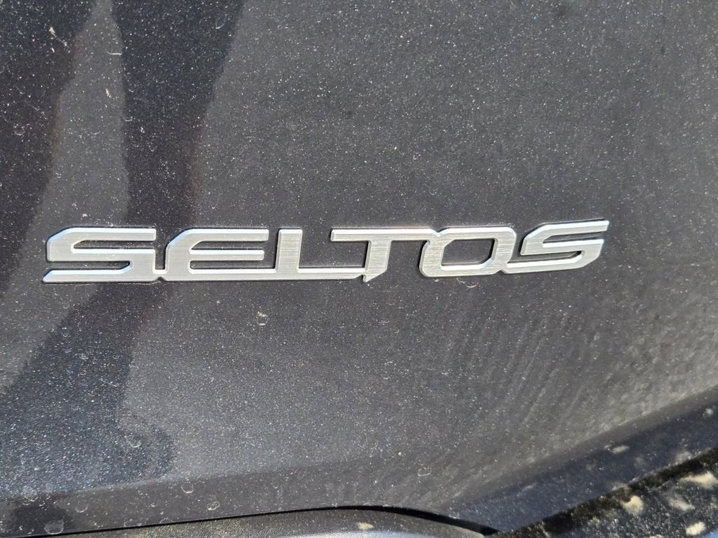 Certified 2025 Kia Seltos S FWD image 12