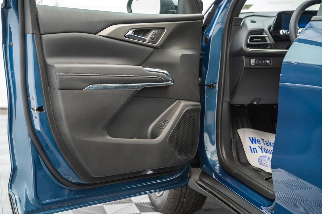 New 2026 Chevrolet Traverse LT w/ Sun and Wheel Package AWD/4WD image 41