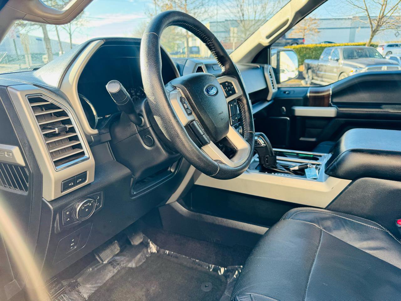 Used 2016 Ford F150 Lariat w/ Equipment Group 502A Luxury image 14