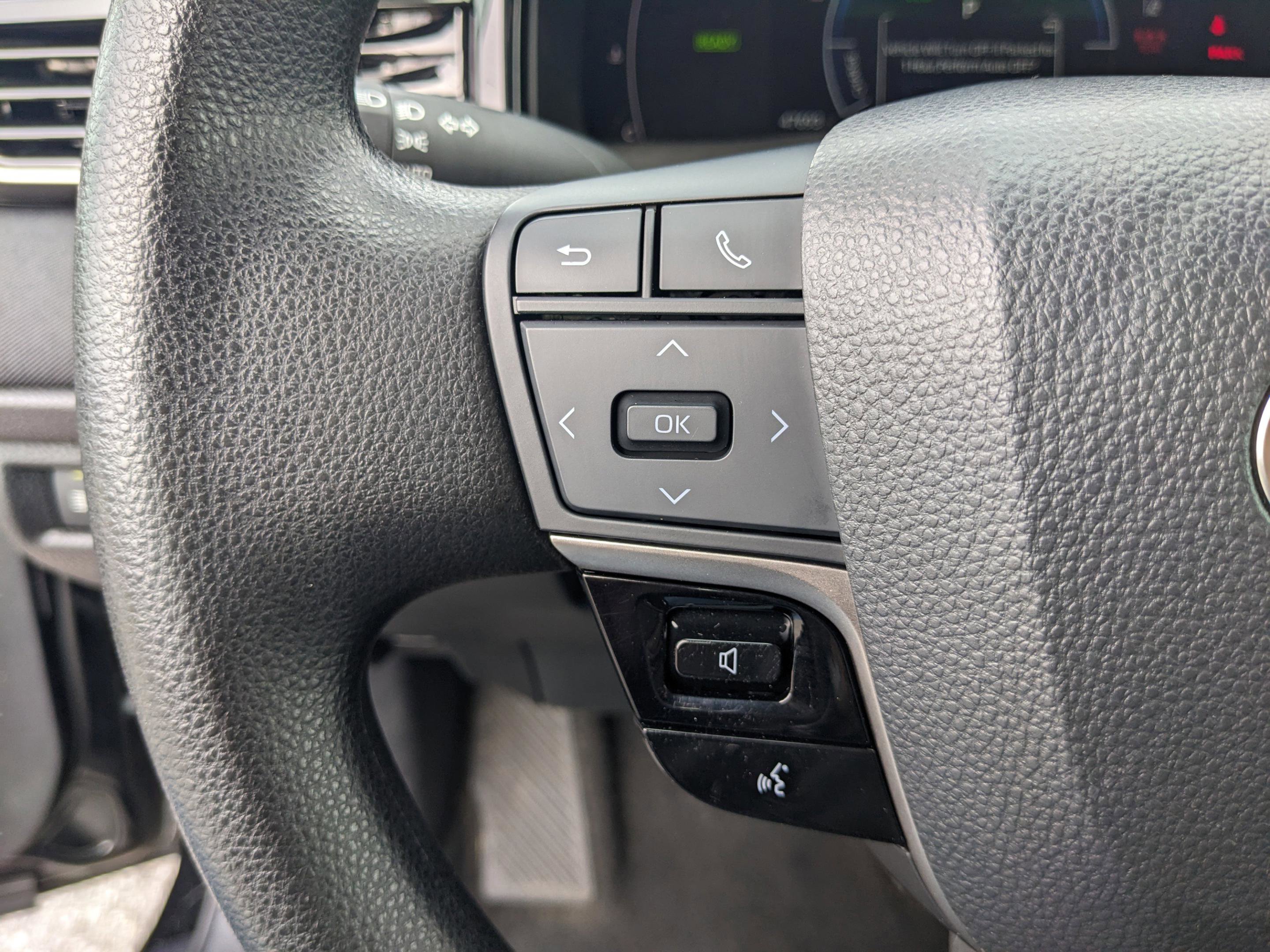 Used 2025 Toyota Camry LE image 37