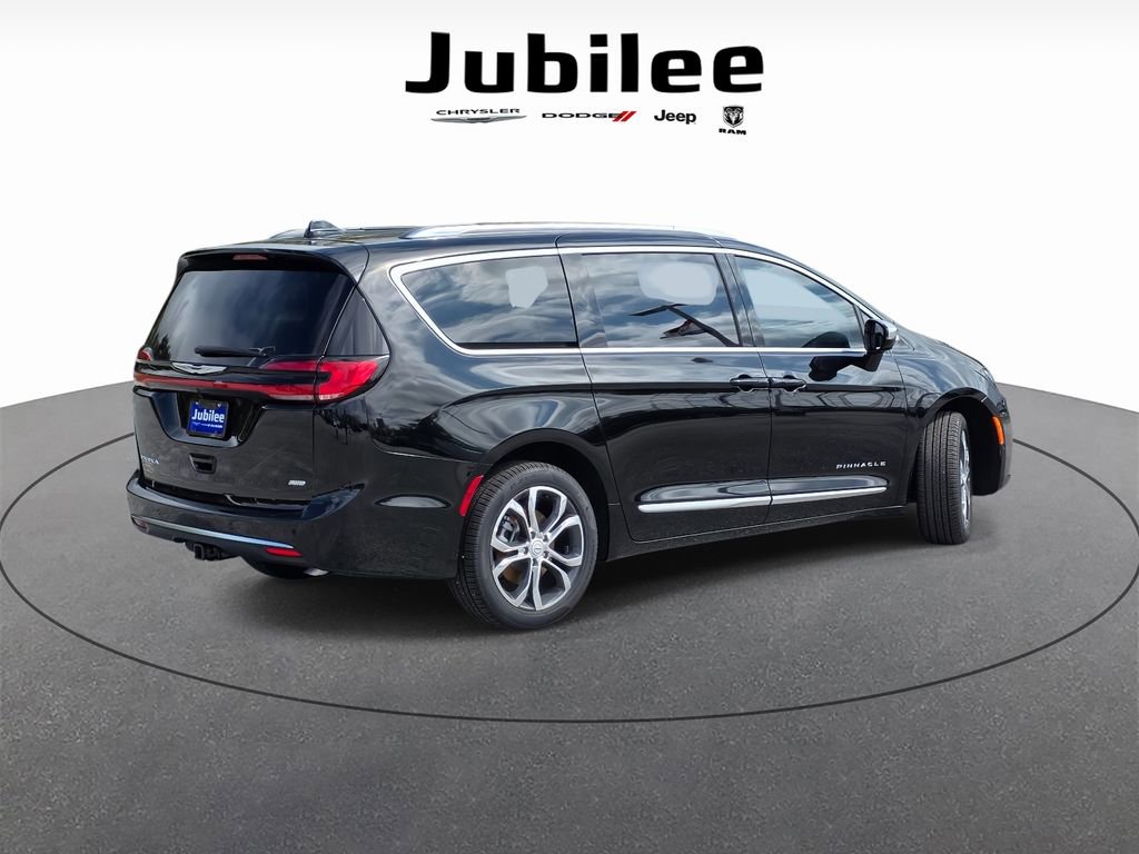 New 2026 Chrysler Pacifica Pinnacle w/ Trailer Tow Group image 5