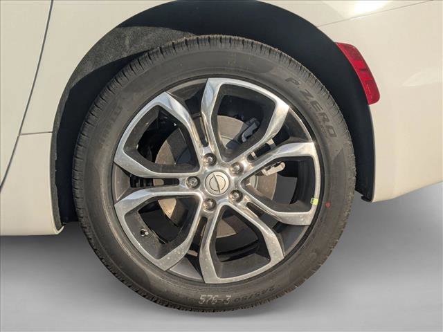 New 2026 Chrysler Pacifica Pinnacle image 10