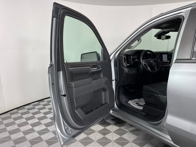 Used 2025 Chevrolet Silverado 1500 LT RWD image 18