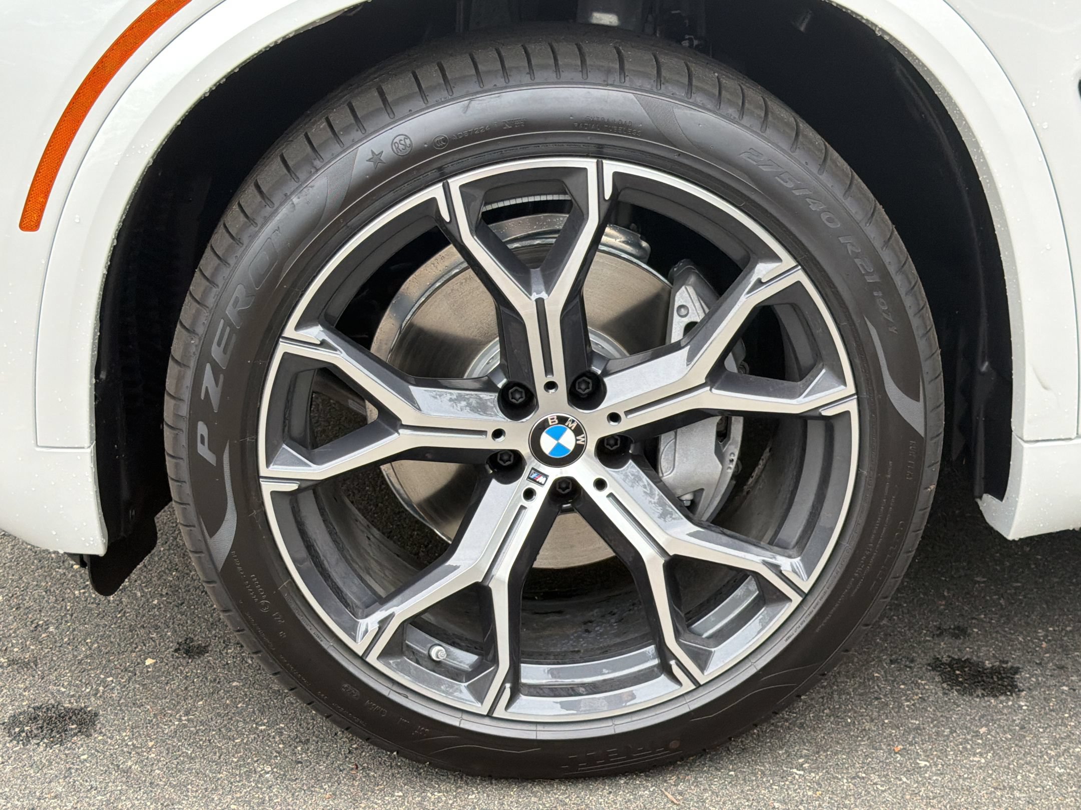 New 2026 BMW X5 xDrive40i w/ M Sport Package AWD/4WD image 13