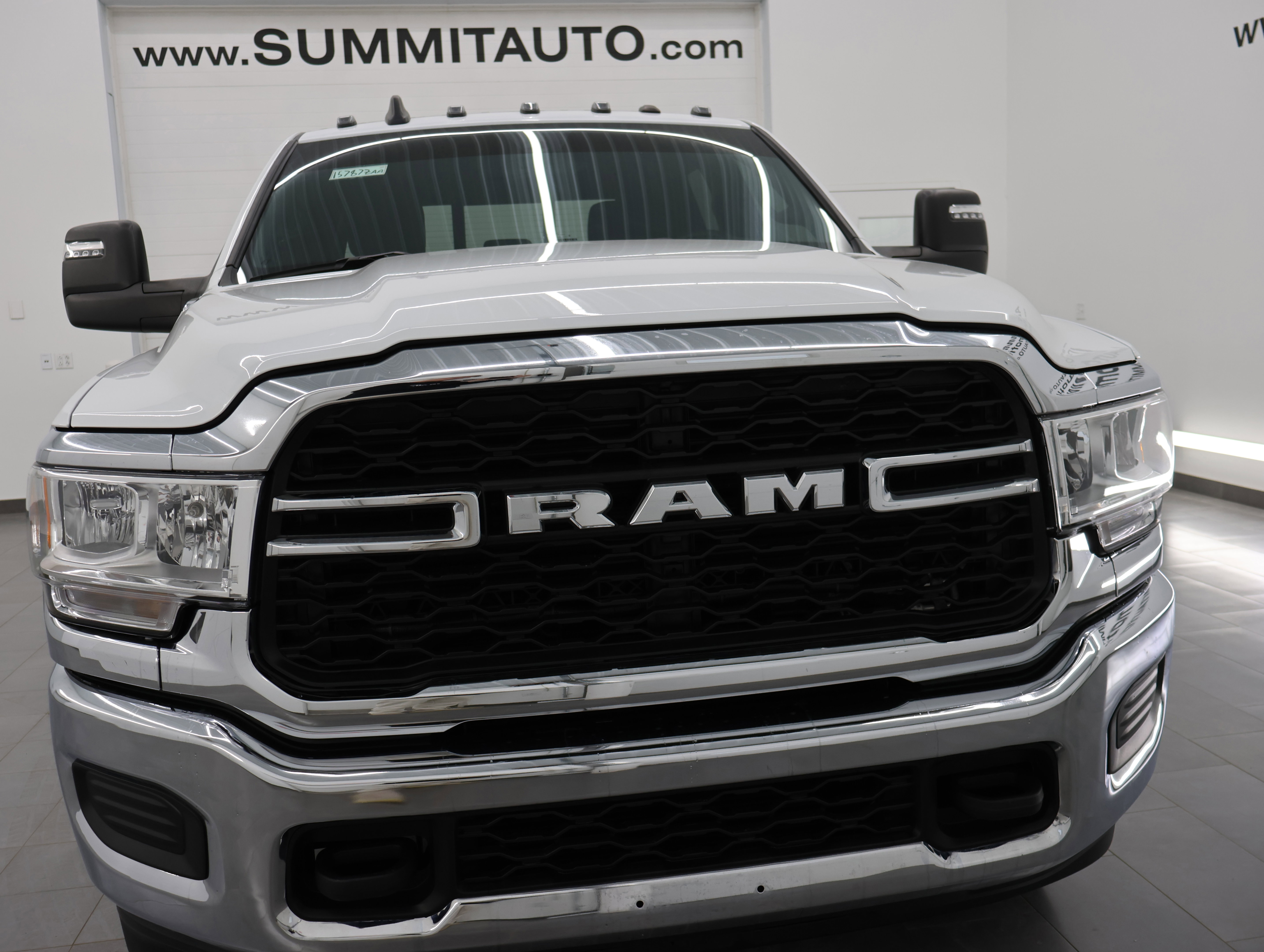 Used 2024 RAM 3500 Tradesman w/ Chrome Appearance Group image 22