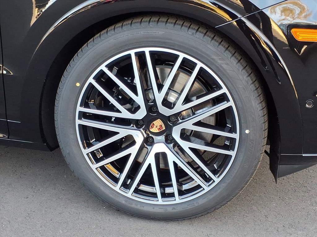 New 2026 Porsche Cayenne GTS image 30