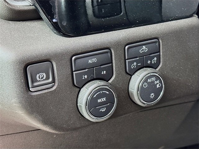 Used 2025 Chevrolet Silverado 1500 LT image 10