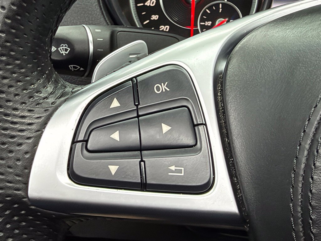 Used 2020 Mercedes-Benz SL 550 image 38