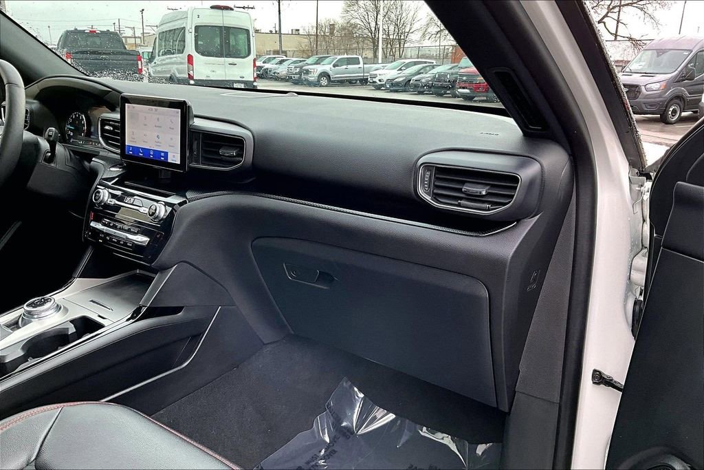Used 2022 Ford Explorer ST-Line w/ Class IV Trailer Tow Package image 15