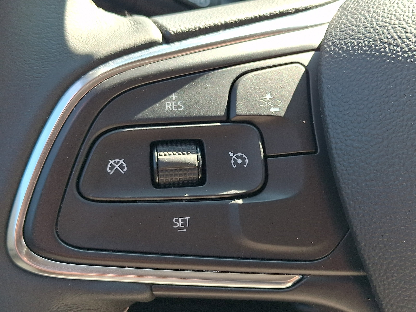 Used 2023 Buick Encore GX Select w/ Safety Package II FWD image 21