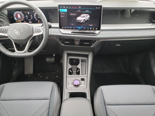 New 2026 Volkswagen Tiguan SE image 9