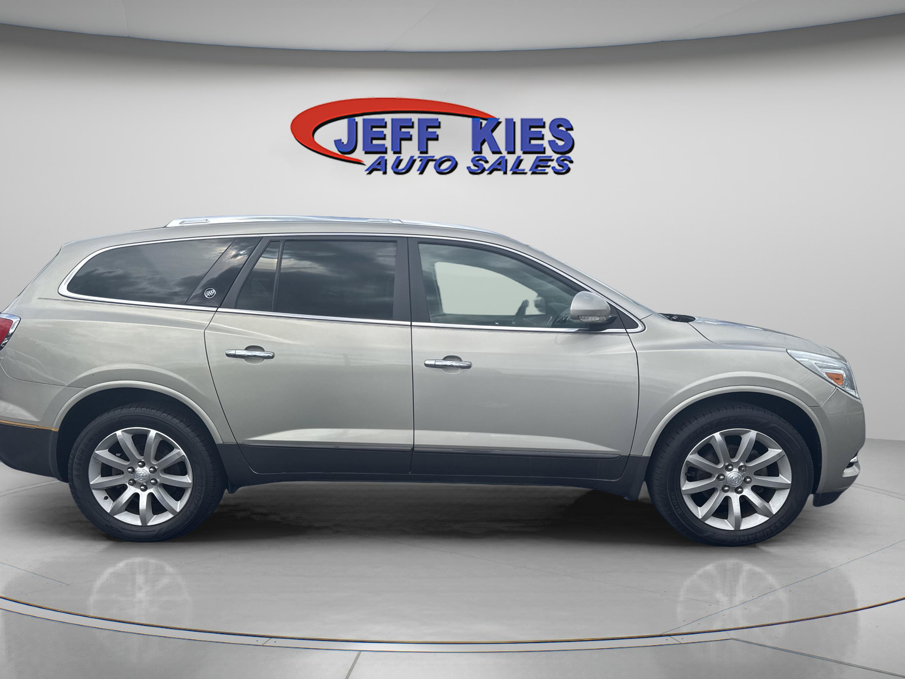 Used 2017 Buick Enclave Premium w/ Experience Buick Package FWD image 4