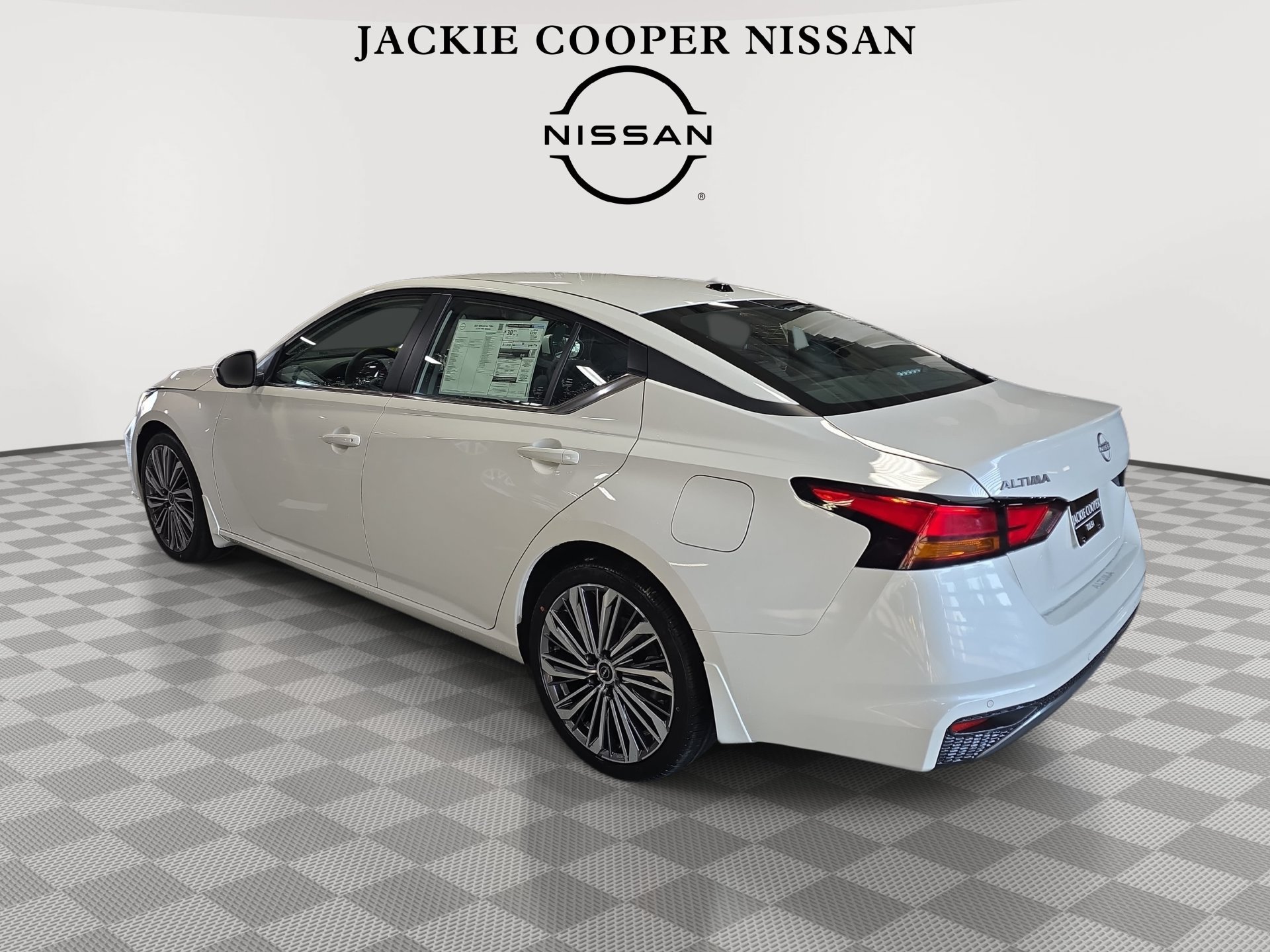 New 2027 Nissan Altima 2.5 SV FWD image 7