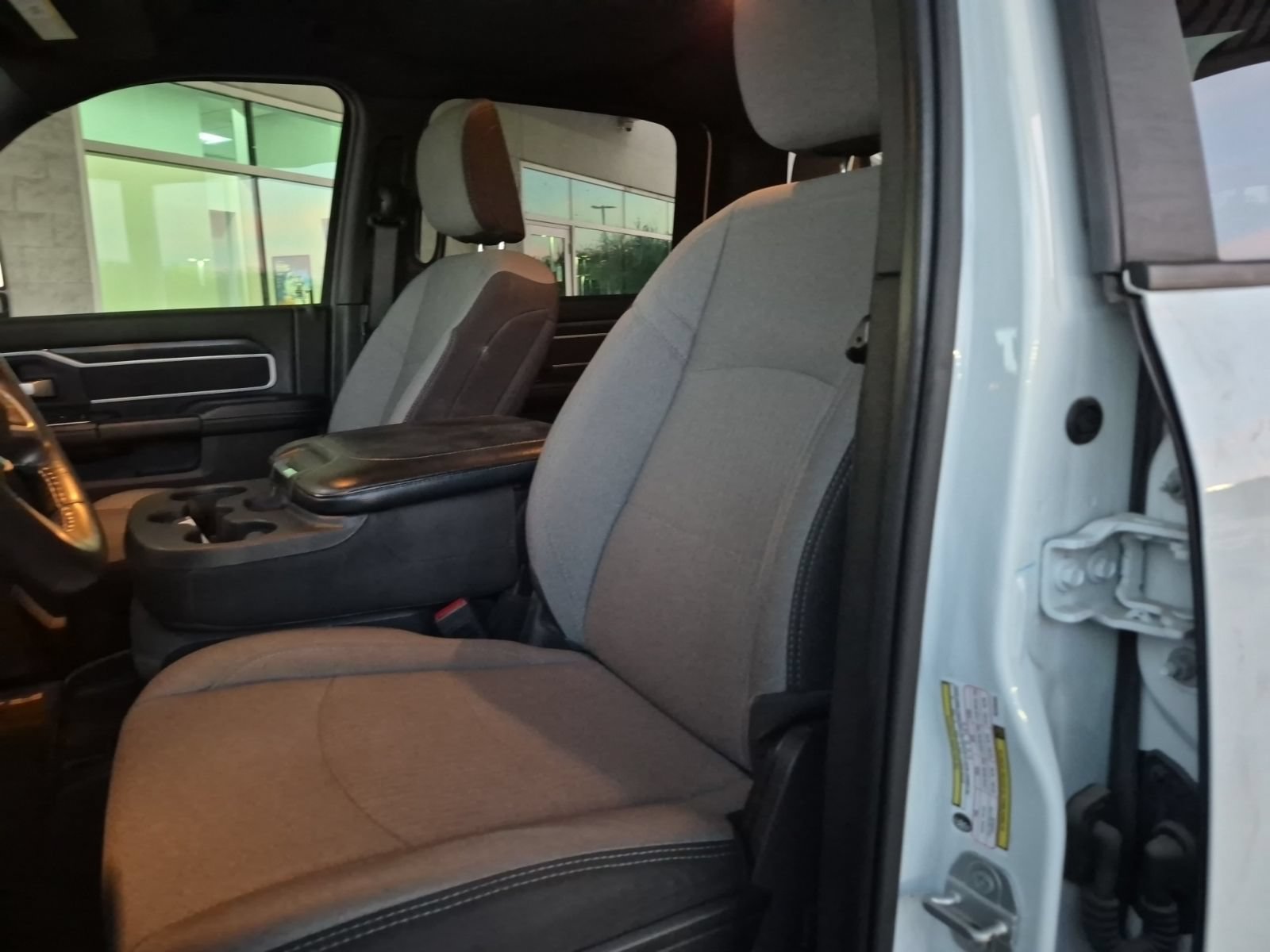 Used 2024 RAM 2500 Big Horn AWD/4WD image 9