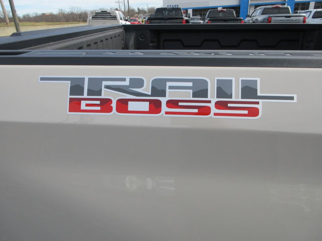 New 2026 Chevrolet Silverado 1500 Custom Trail Boss w/ LPO, Dark Essentials Package image 13