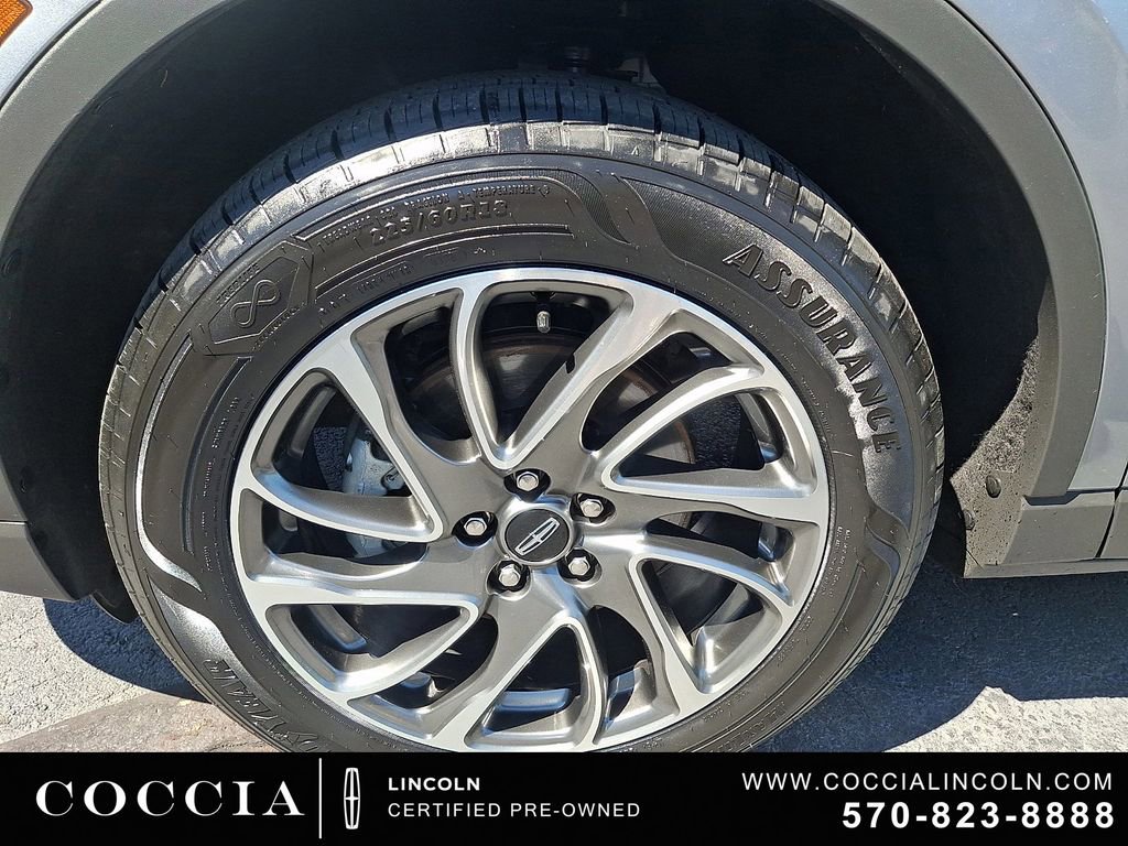 Used 2022 Lincoln Corsair AWD w/ Equipment Group 101A image 9