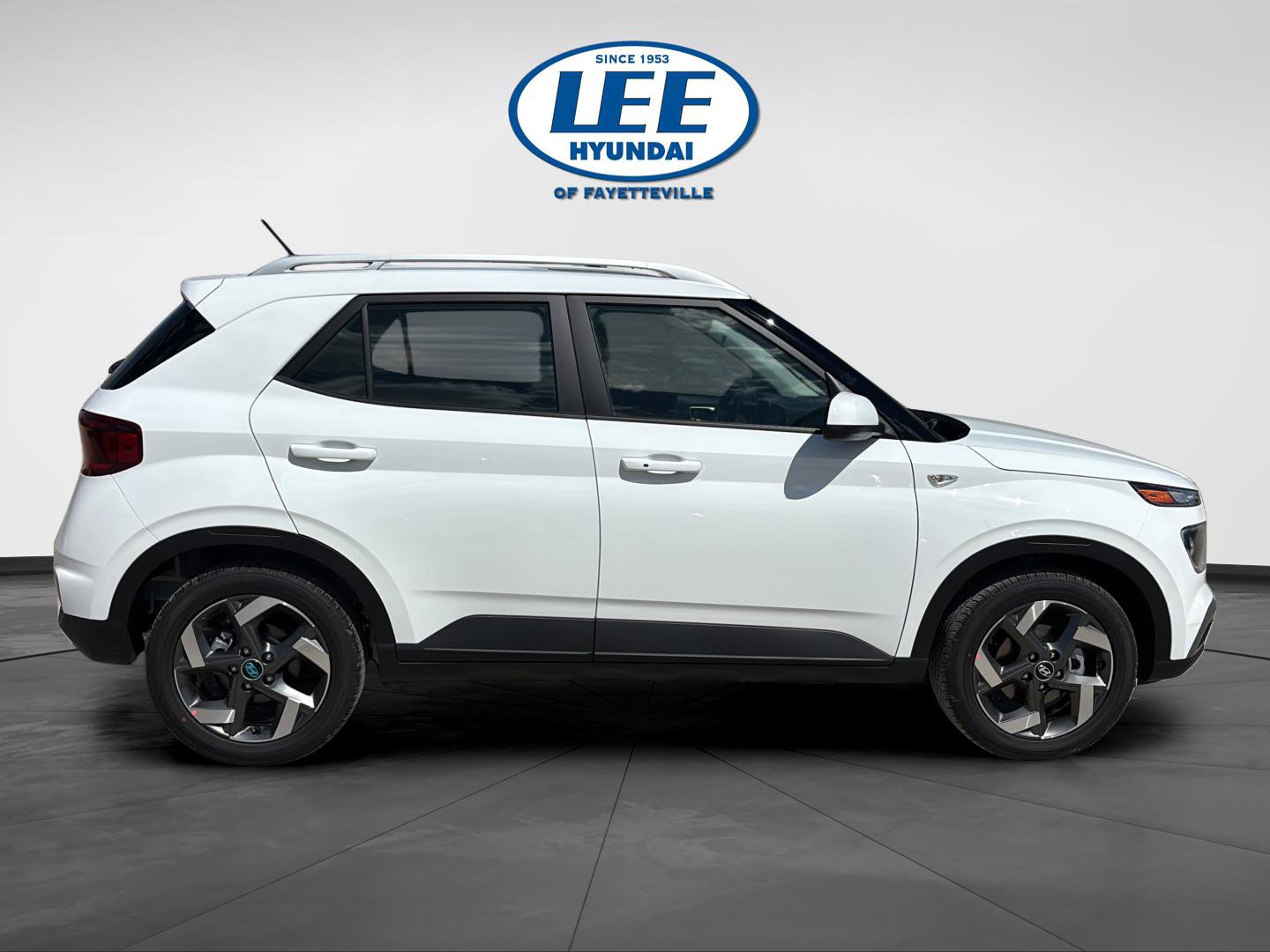 New 2026 Hyundai Venue SEL FWD image 2