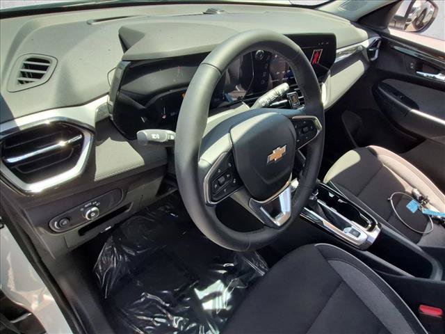 Used 2024 Chevrolet TrailBlazer LT w/ LT Cold Weather Package FWD image 10