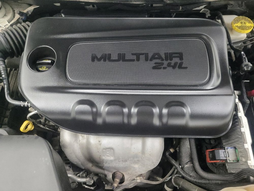Used 2019 Jeep Cherokee Latitude Plus w/ Cold Weather Group AWD/4WD image 30