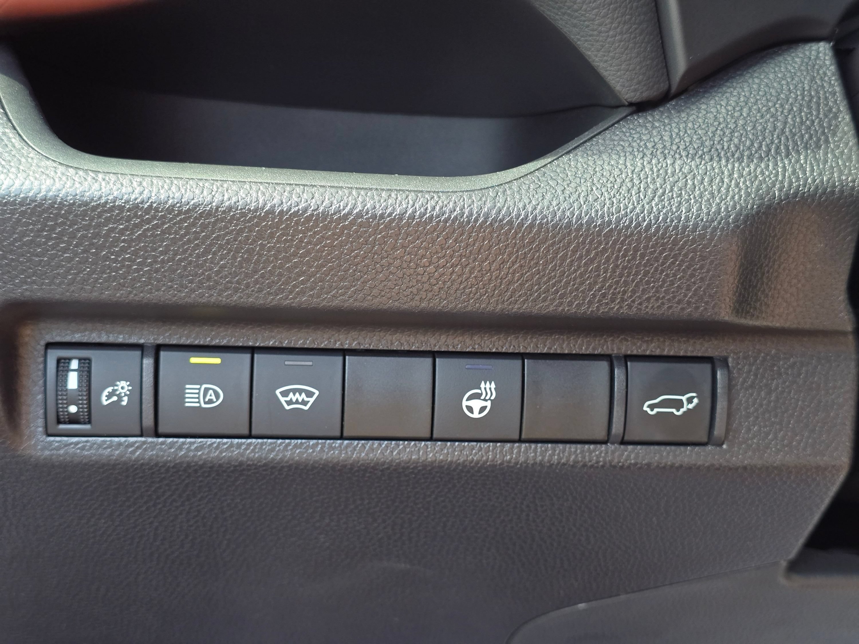 Used 2025 Toyota RAV4 XLE w/ Convenience Package AWD/4WD image 38