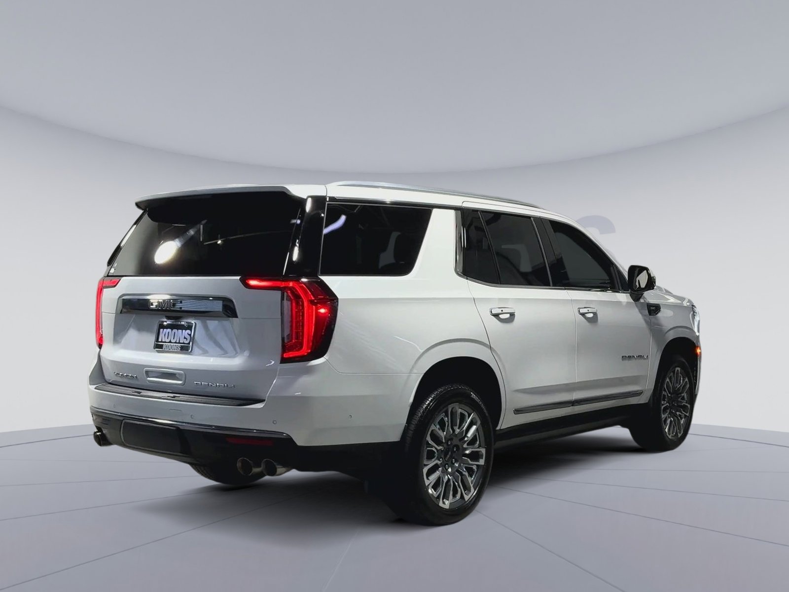 Used 2023 GMC Yukon Denali Ultimate AWD/4WD image 11