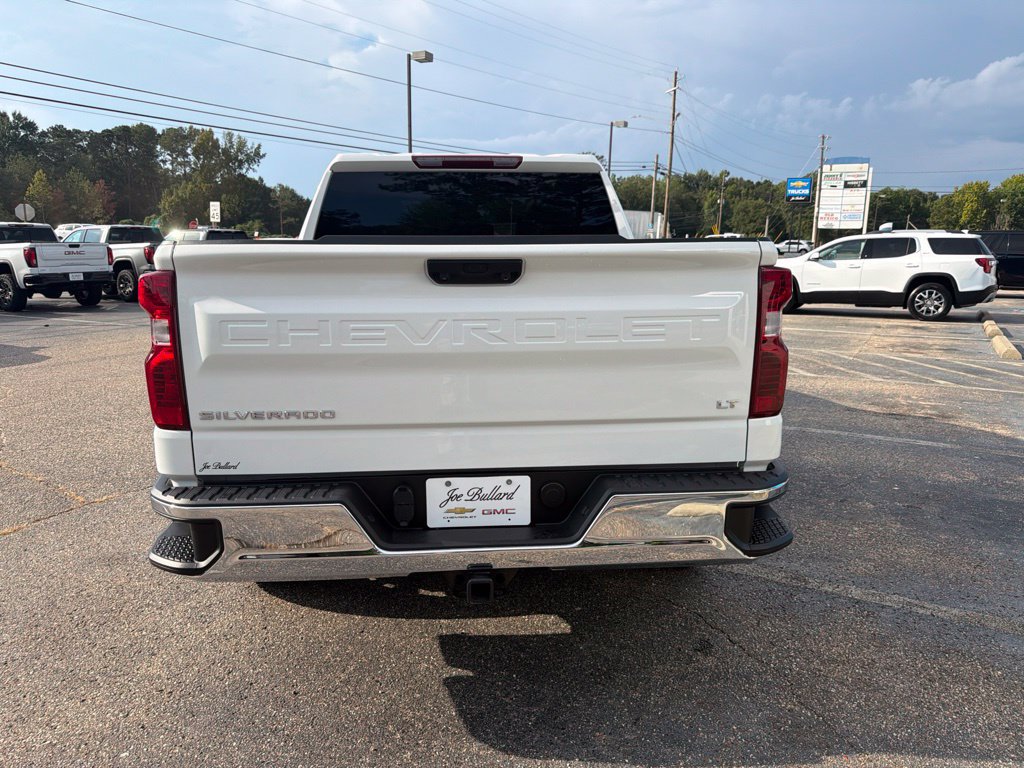 Used 2024 Chevrolet Silverado 1500 LT AWD/4WD image 4