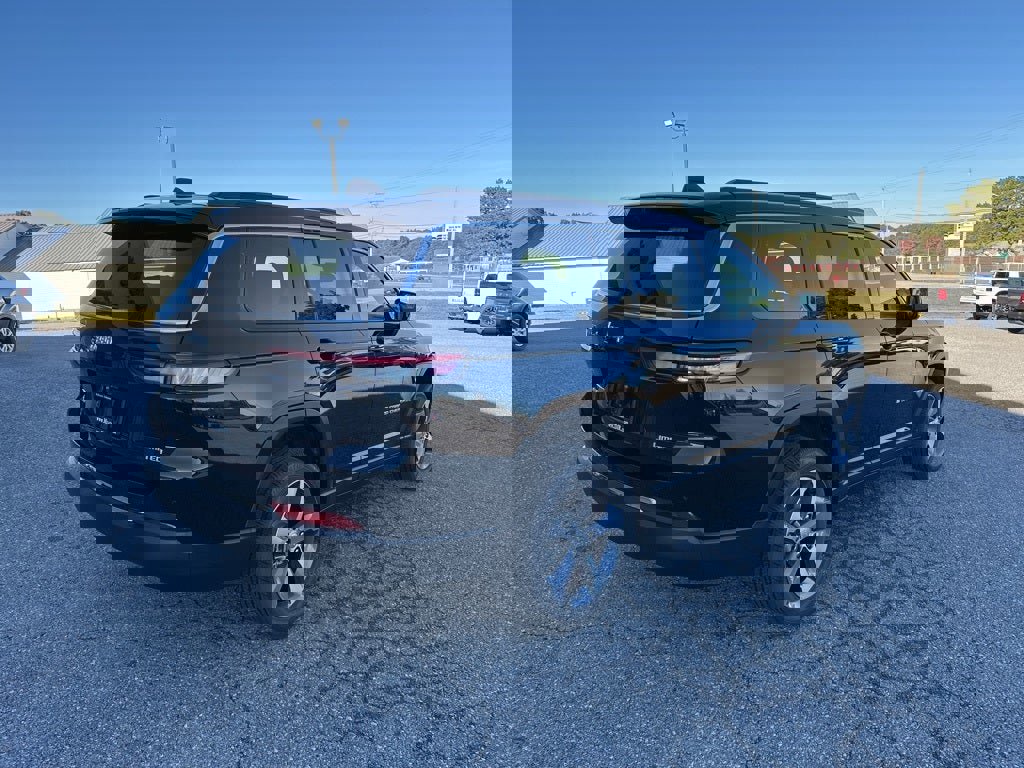 New 2025 Jeep Grand Cherokee L Limited w/ Luxury Tech Group II image 7