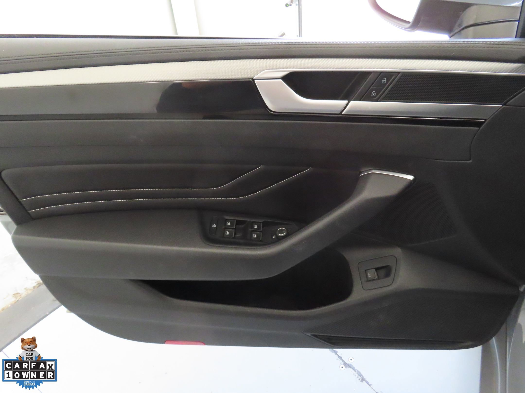 Used 2023 Volkswagen Arteon SE w/ Arteon MDO Package FWD image 10
