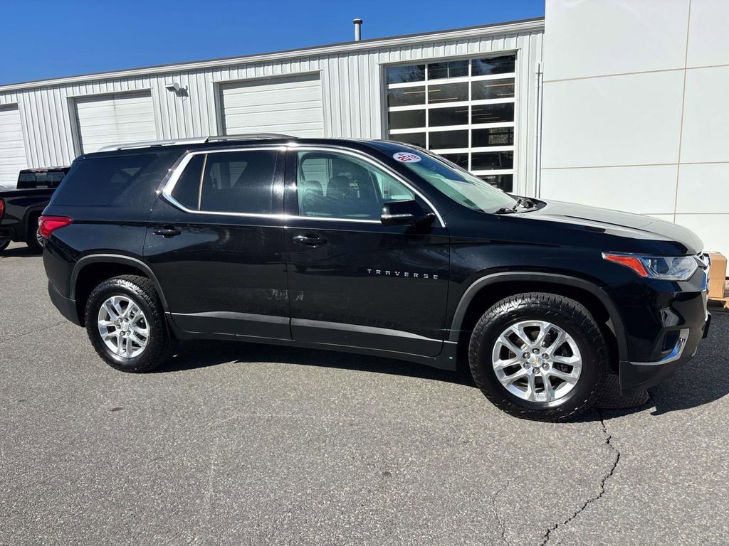 Used 2018 Chevrolet Traverse LT image 3