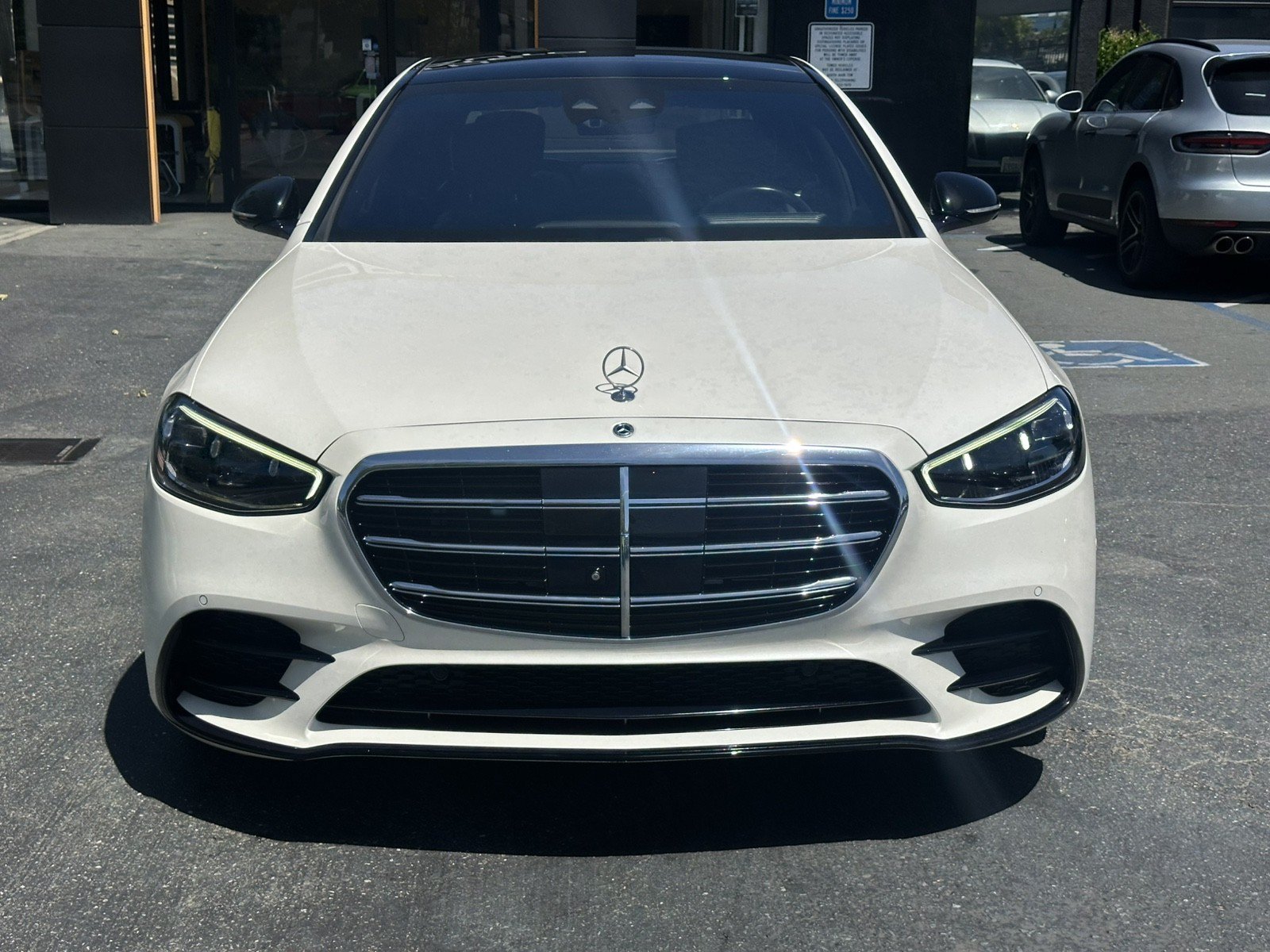 Used 2022 Mercedes-Benz S 580 4MATIC Sedan image 5
