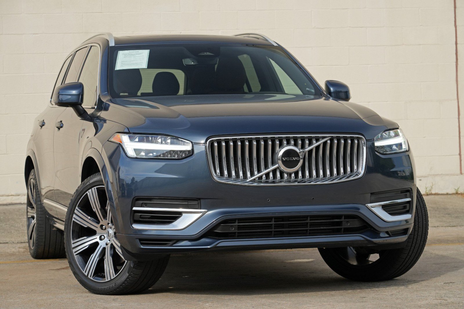Used 2023 Volvo XC90 T8 Core AWD/4WD image 4