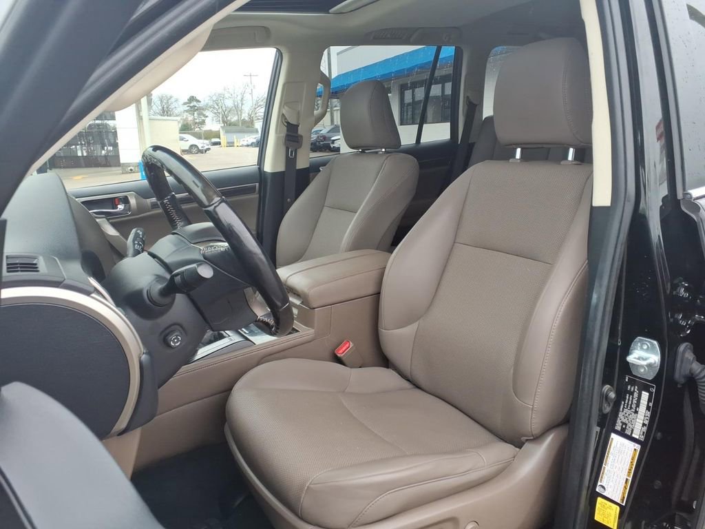 Used 2021 Lexus GX 460 Premium w/ Premium Package image 4