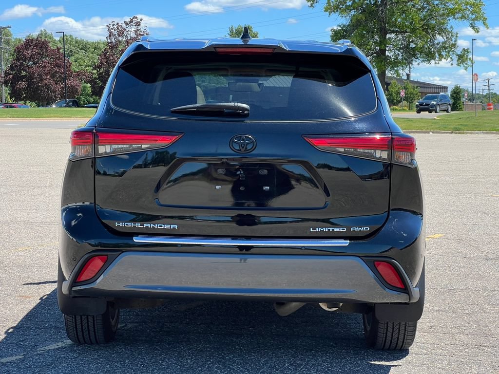 Used 2022 Toyota Highlander Limited AWD/4WD image 50