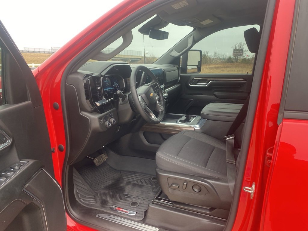 Used 2024 Chevrolet Silverado 2500 LT image 18
