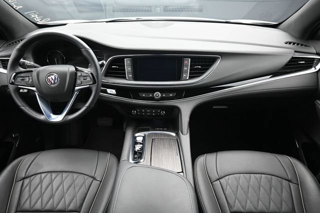 Used 2023 Buick Enclave Avenir w/ Avenir Technology Package AWD/4WD image 20