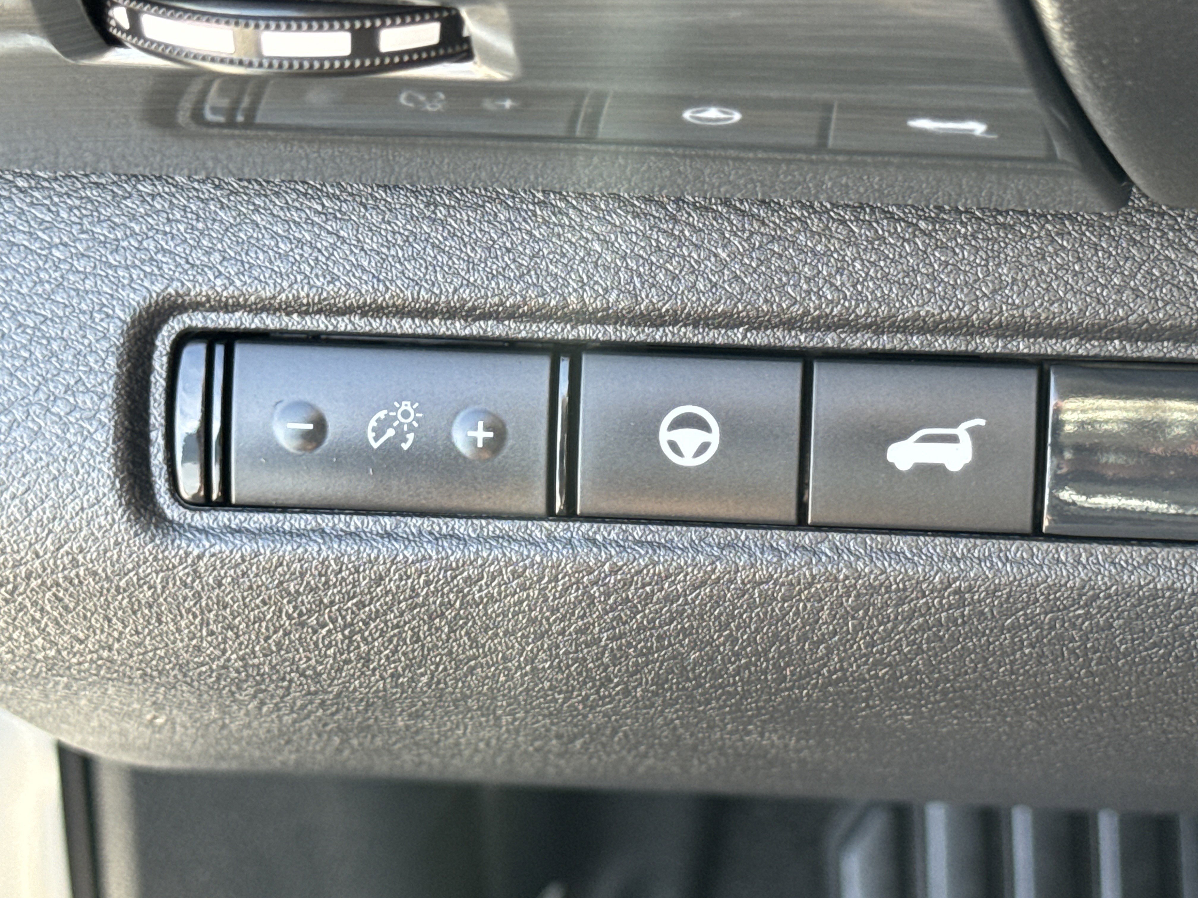 Used 2025 Nissan Pathfinder SL image 34