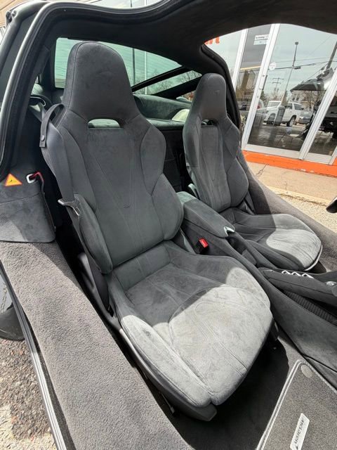 Used 2018 McLaren 720S RWD image 16