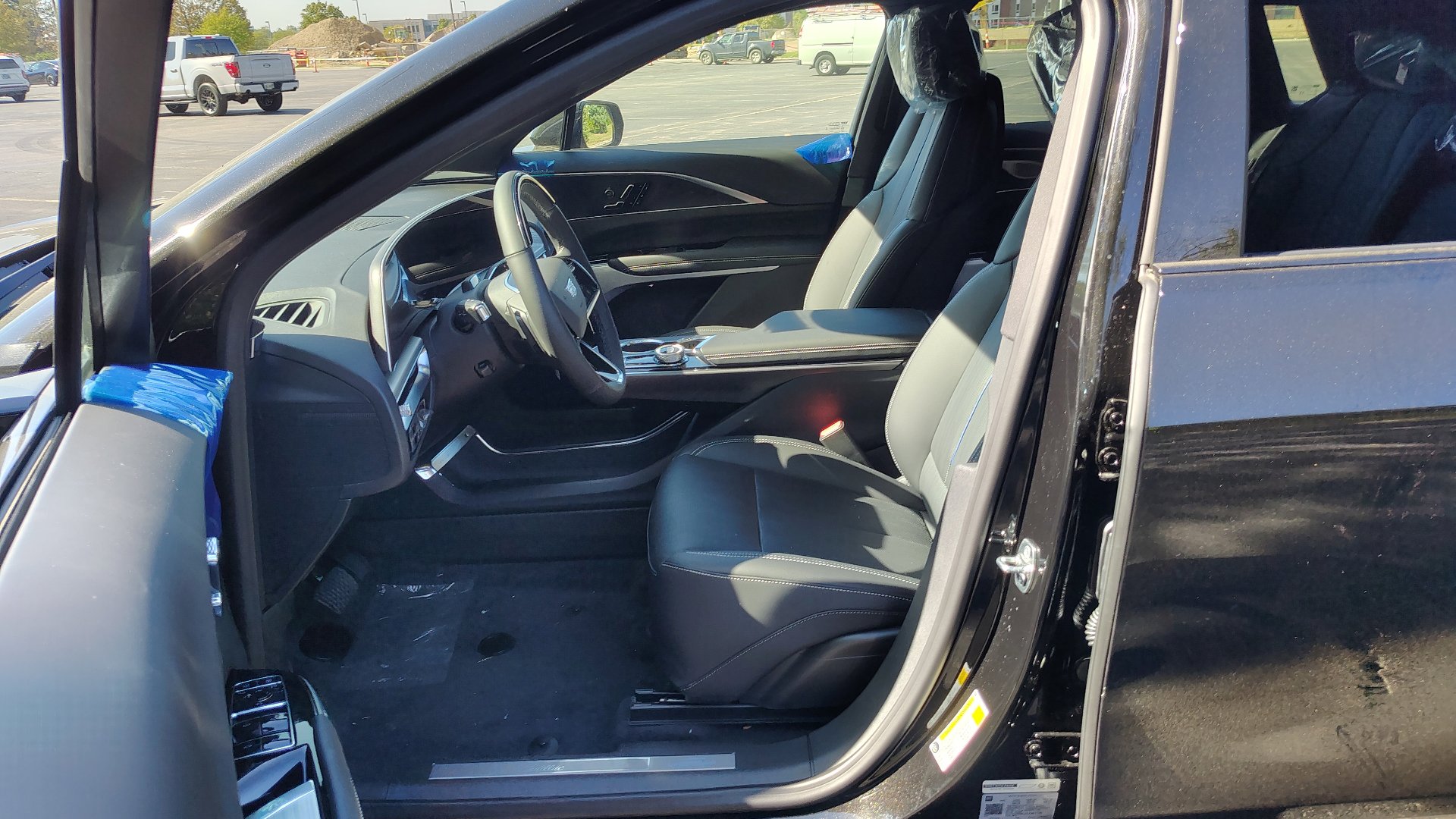 New 2026 Cadillac Lyriq Premium Luxury image 8