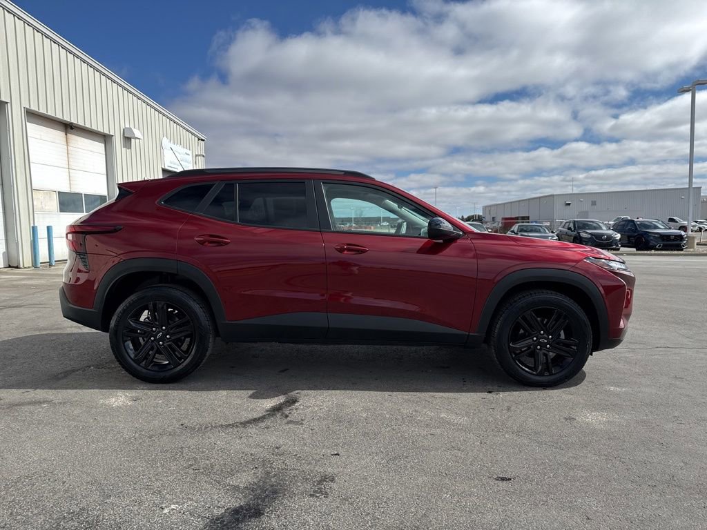 Used 2024 Chevrolet Trax ACTIV w/ Driver Confidence Package image 8