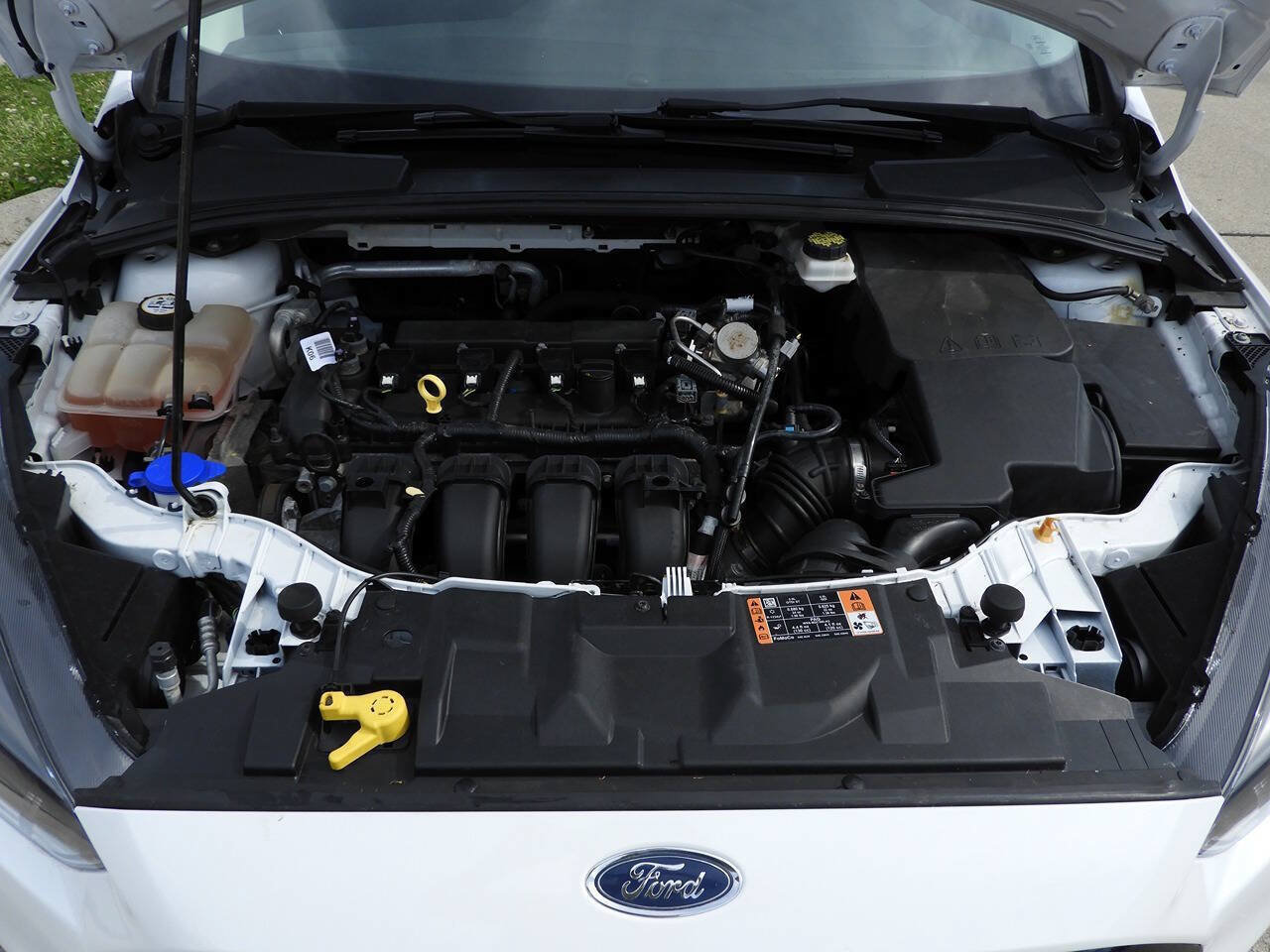 Used 2018 Ford Focus SE w/ Cold Weather Package FWD image 39