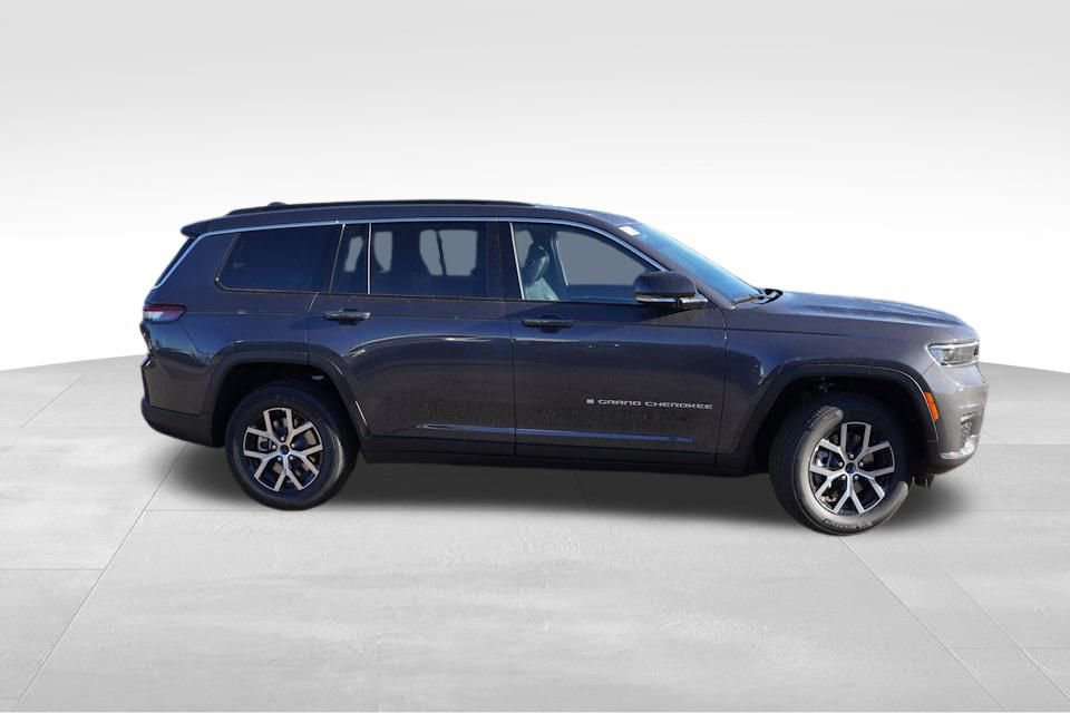 New 2025 Jeep Grand Cherokee L Limited w/ Trailer Tow Package image 2