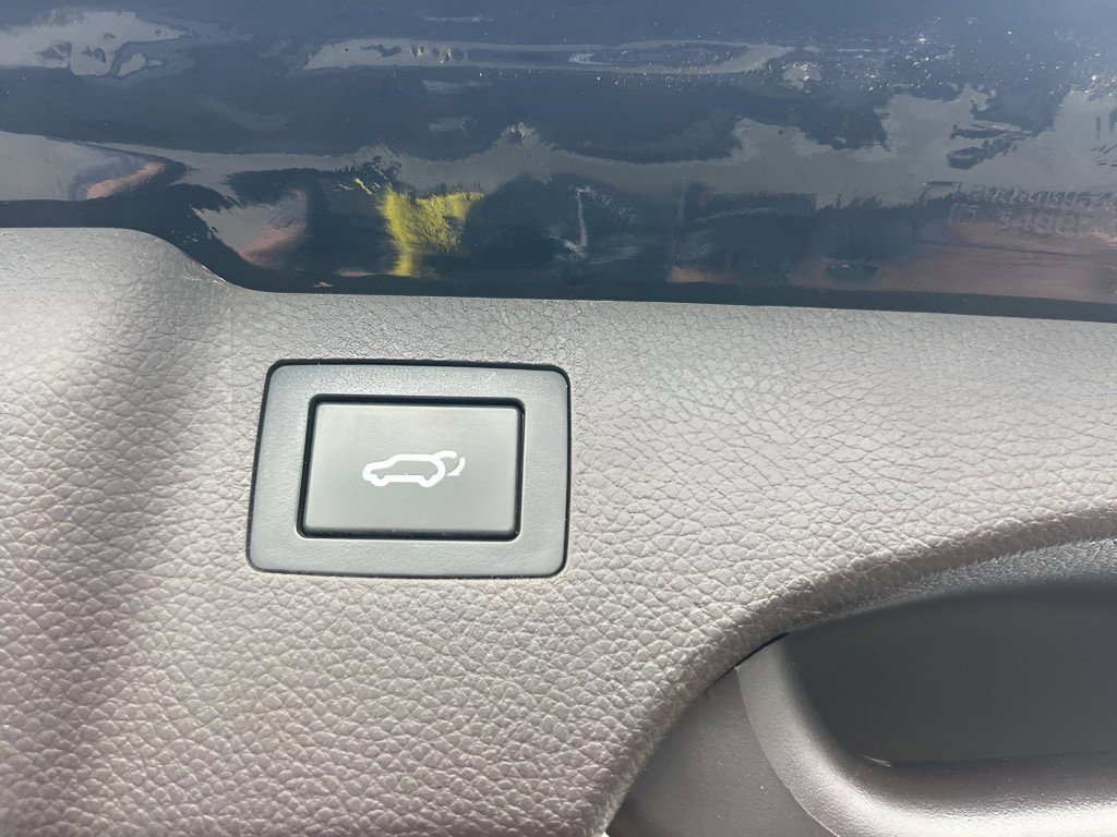 Used 2015 Hyundai Santa Fe Sport w/ Option Group 04 FWD image 15