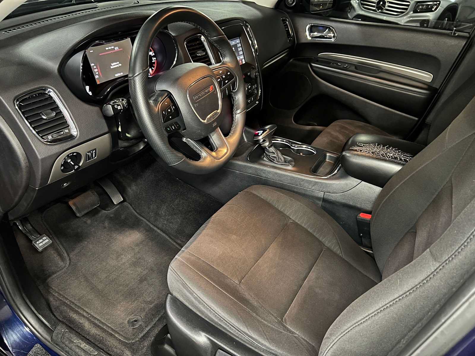 Used 2018 Dodge Durango SXT w/ 3rd Row Seating Group AWD/4WD image 22