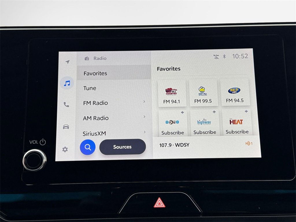 Used 2023 Toyota Venza LE image 18