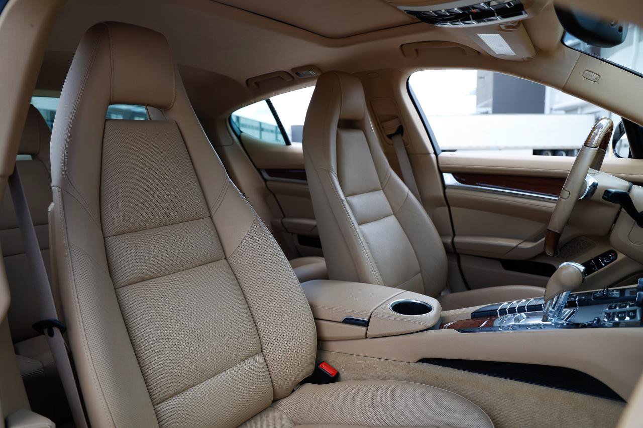 Used 2014 Porsche Panamera S RWD image 16