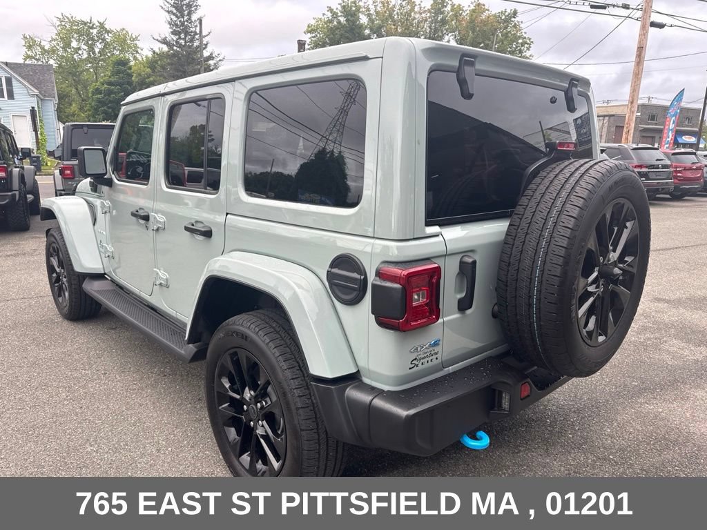 Used 2024 Jeep Wrangler Unlimited Sahara w/ Technology Group AWD/4WD image 6