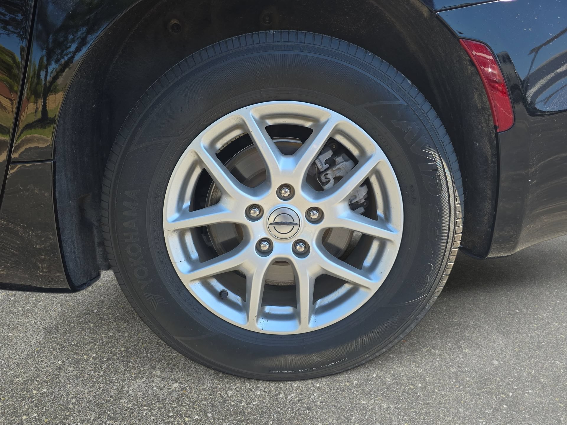 Used 2024 Chrysler Pacifica Touring-L FWD image 29