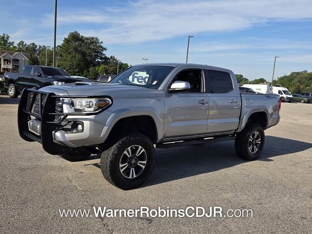 Used 2016 Toyota Tacoma TRD Sport w/ Premium & Technology Package RWD image 3