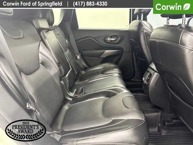 Used 2019 Jeep Cherokee Overland w/ Technology Group image 12