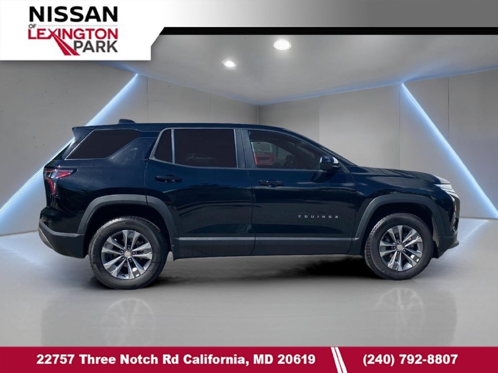 Used 2026 Chevrolet Equinox LT AWD/4WD image 2